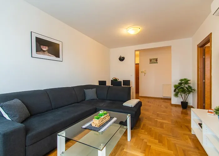 Flexible Selfcheckins 34 - Zagreb - Parking - Big Loggia - New