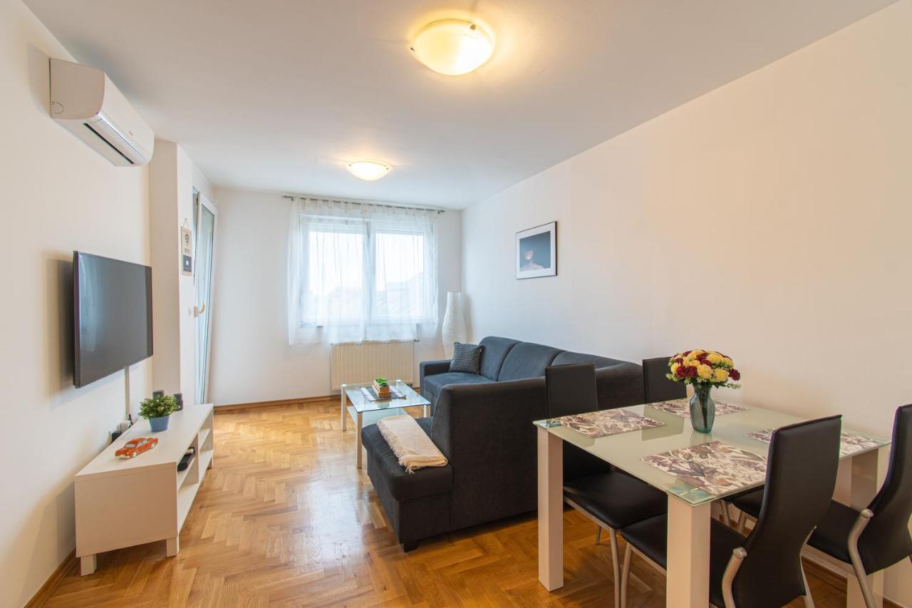 Flexible Selfcheckins 34 - - Parking - Big Loggia - New Apartment Zagreb