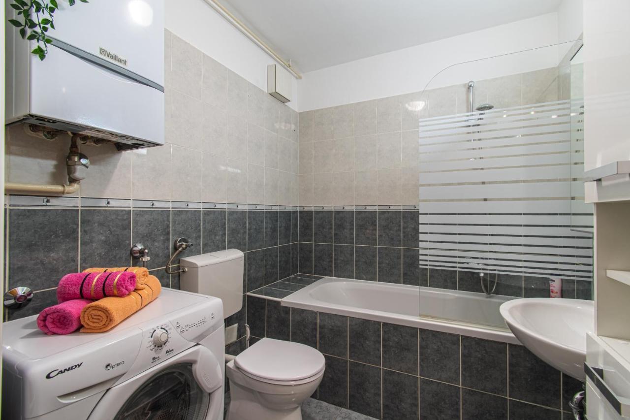 Flexible Selfcheckins 34 - - Parking - Big Loggia - New Zagreb