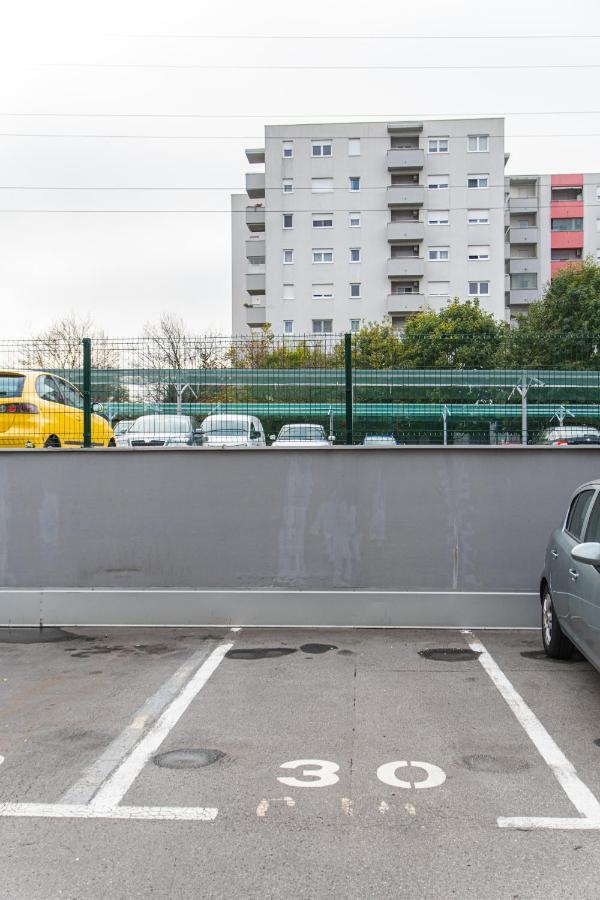 Flexible Selfcheckins 34 - - Parking - Big Loggia - New Apartment Zagreb
