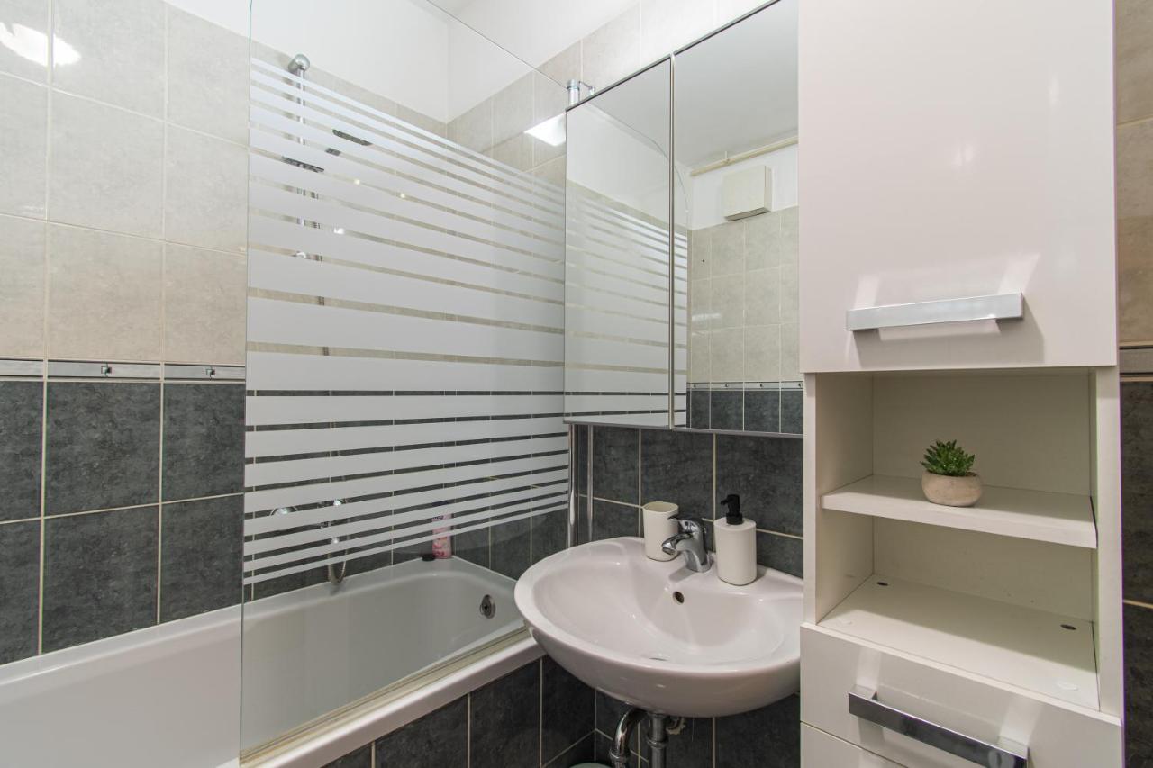 Apartment Flexible Selfcheckins 34 - - Parking - Big Loggia - New