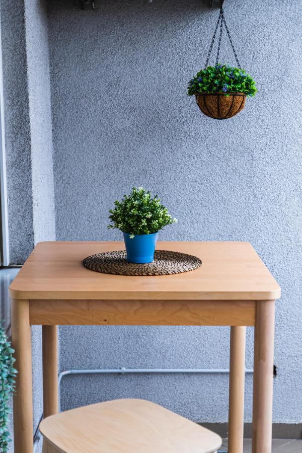 Flexible Selfcheckins 34 - - Parking - Big Loggia - New Apartment *